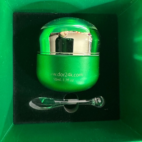 Collagen Renewal Cream - Picture 2 of 9